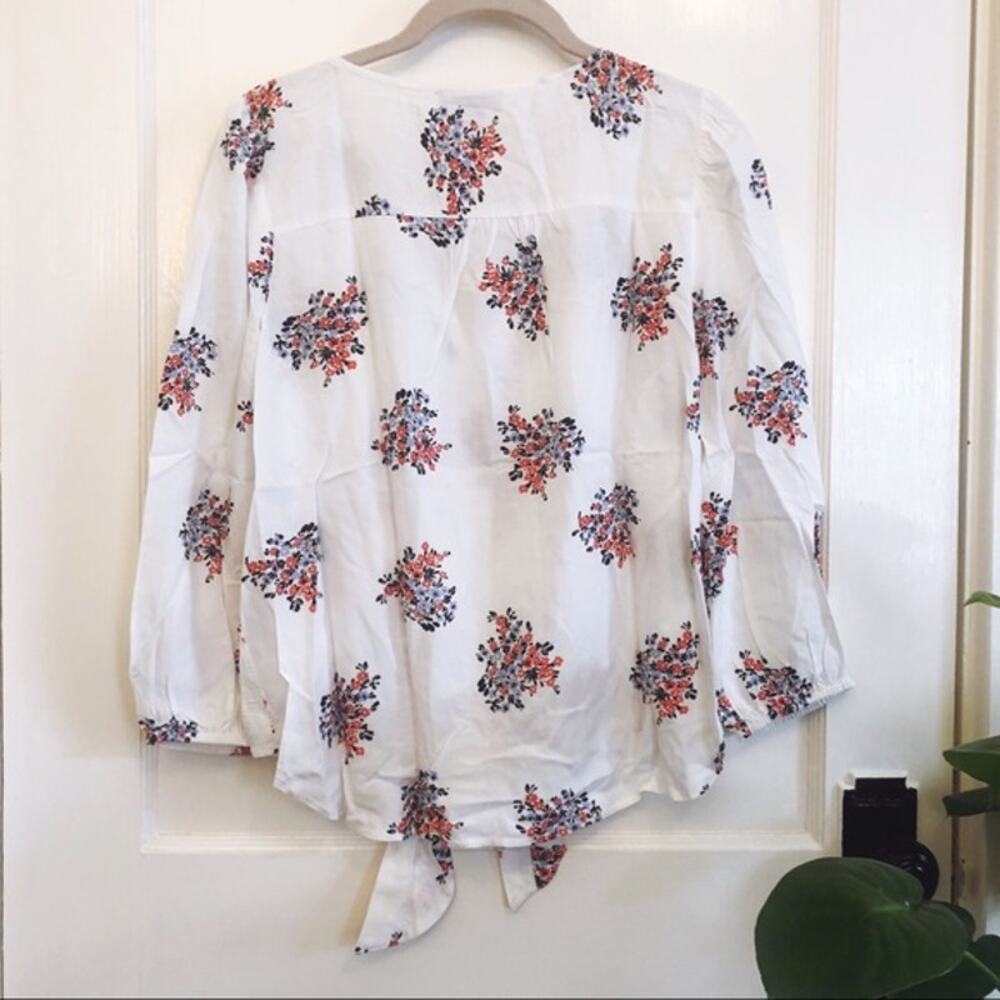LOFT White Floral Knot Front Shirt - Picture 4 of 9